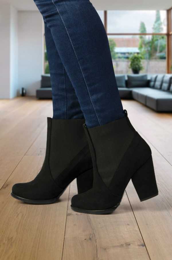 Vero Black Ankle Boots